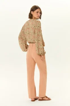 Calça Sarja Reta Bolso Faca Tachas