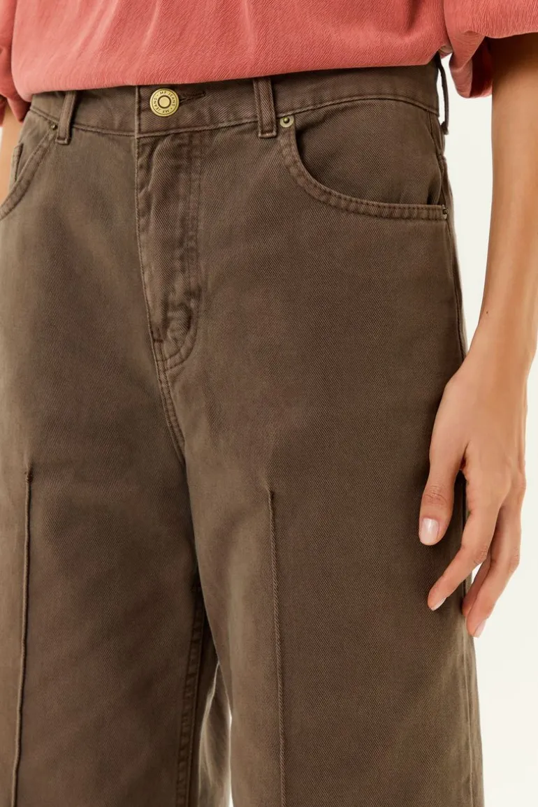 Calça Sarja Wide Estonada Nervura