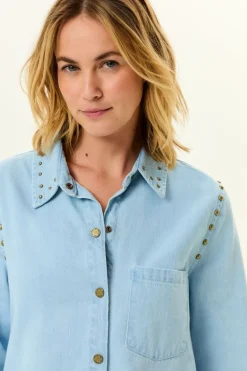 Camisa Jeans Rebites Gola e Cava