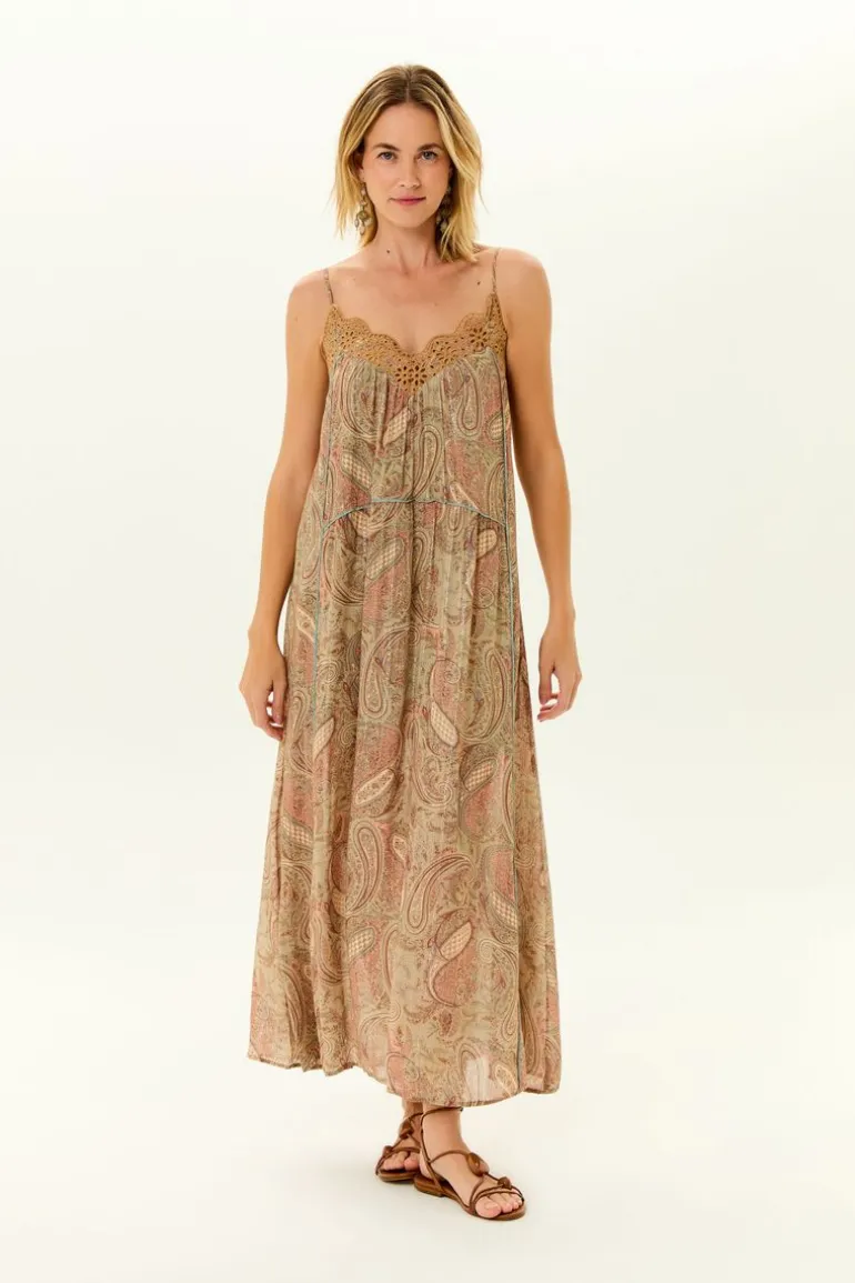 Vestido Midi Bordado Estampa Folk